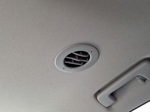 Certified 2023 GMC Acadia SLT image 27