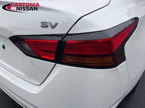 Used 2024 Nissan Altima 2.5 SV image 15