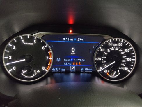 Used 2024 Nissan Altima 2.5 SV image 23