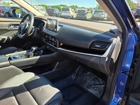 Used 2023 Nissan Rogue SL AWD/4WD image 9