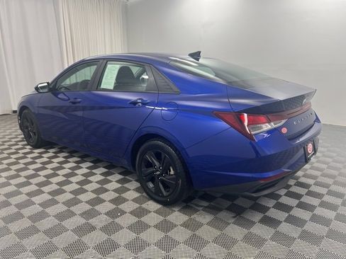 Used 2023 Hyundai Elantra SEL image 5
