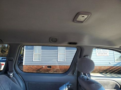 Used 2003 Toyota Sienna LE image 9