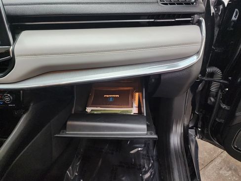 Used 2023 Jeep Compass Limited AWD/4WD image 32
