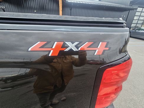 Used 2018 Chevrolet Silverado 1500 LT image 19