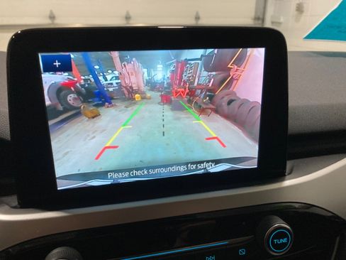 Used 2020 Ford Escape SE image 28