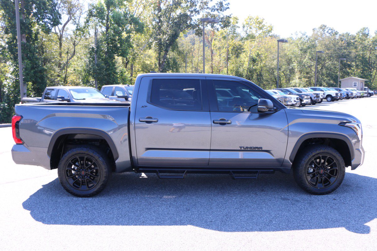 Used 2023 Toyota Tundra SR5 w/ SR5 Premium Package AWD/4WD image 9