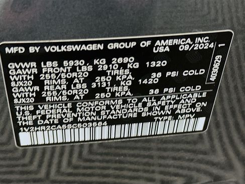 Used 2025 Volkswagen Atlas SE image 12