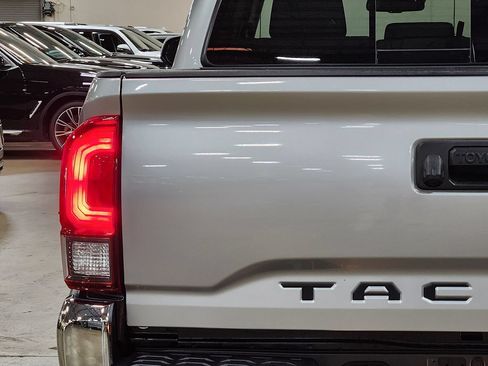 Used 2022 Toyota Tacoma SR5 RWD image 22