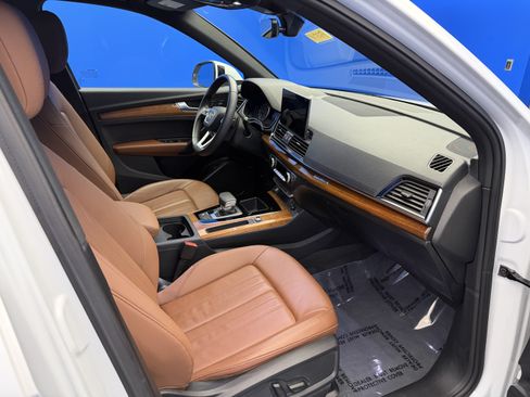 Used 2023 Audi Q5 2.0T Premium w/ Convenience Package AWD/4WD image 24