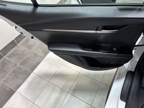 New 2026 Toyota Camry Hybrid FWD image 20