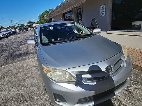Used 2011 Toyota Corolla LE image 4