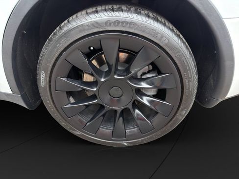 Used 2020 Tesla Model Y Long Range AWD/4WD image 22
