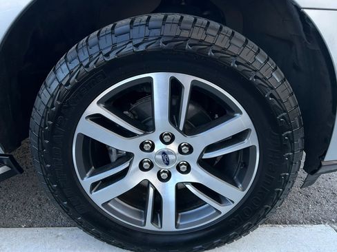 Used 2023 Ford Expedition Limited image 48