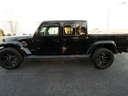 Used 2021 Jeep Gladiator Overland image 4