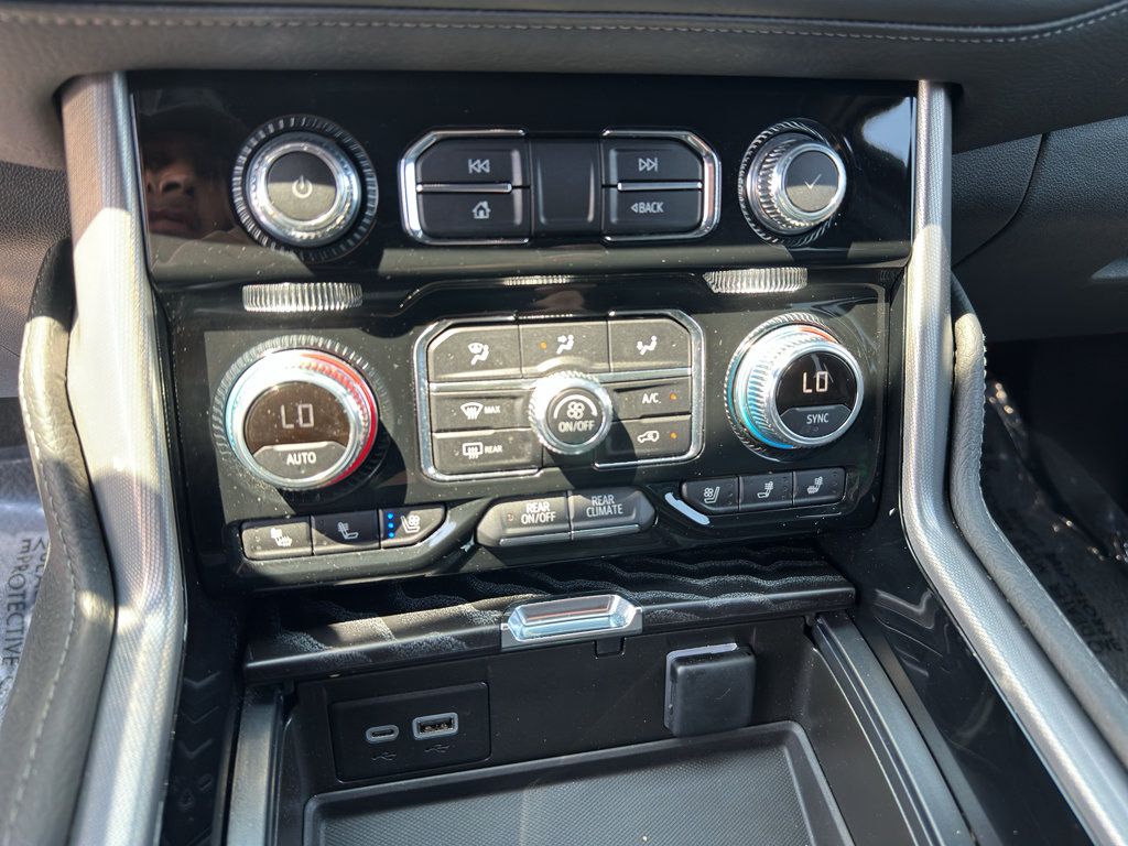 Used 2024 GMC Yukon Denali AWD/4WD image 26