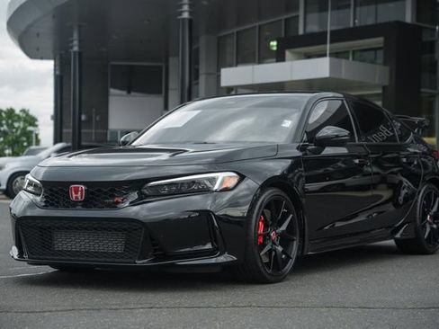 Used 2025 Honda Civic Type R image 3