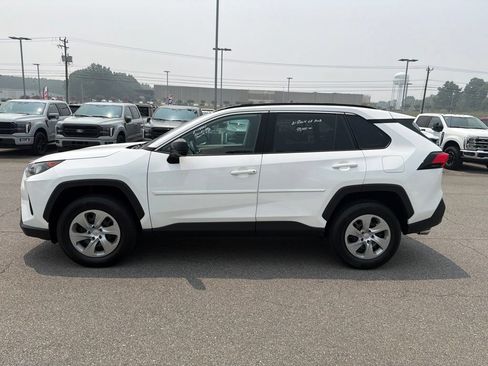 Used 2021 Toyota RAV4 LE AWD/4WD image 7