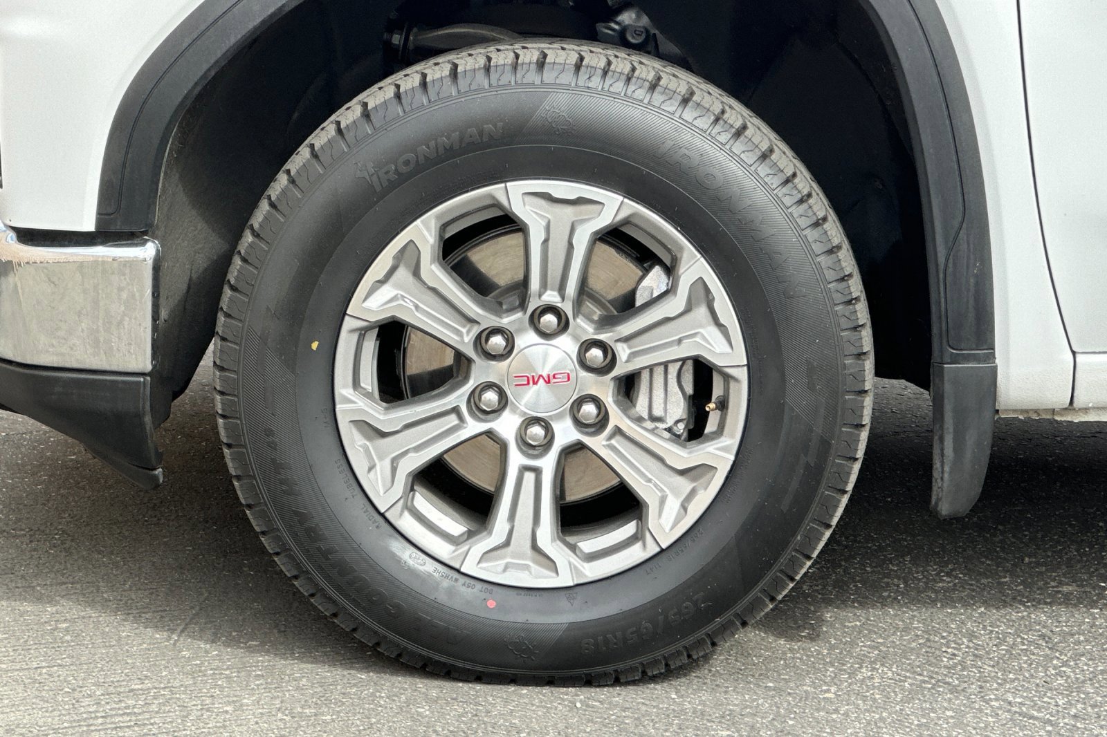 Certified 2025 GMC Sierra 1500 SLT RWD image 26