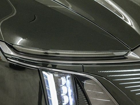 New 2026 Cadillac Lyriq V image 8