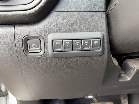 Used 2022 Chevrolet Silverado 2500 Custom w/ Custom Value Package AWD/4WD image 23