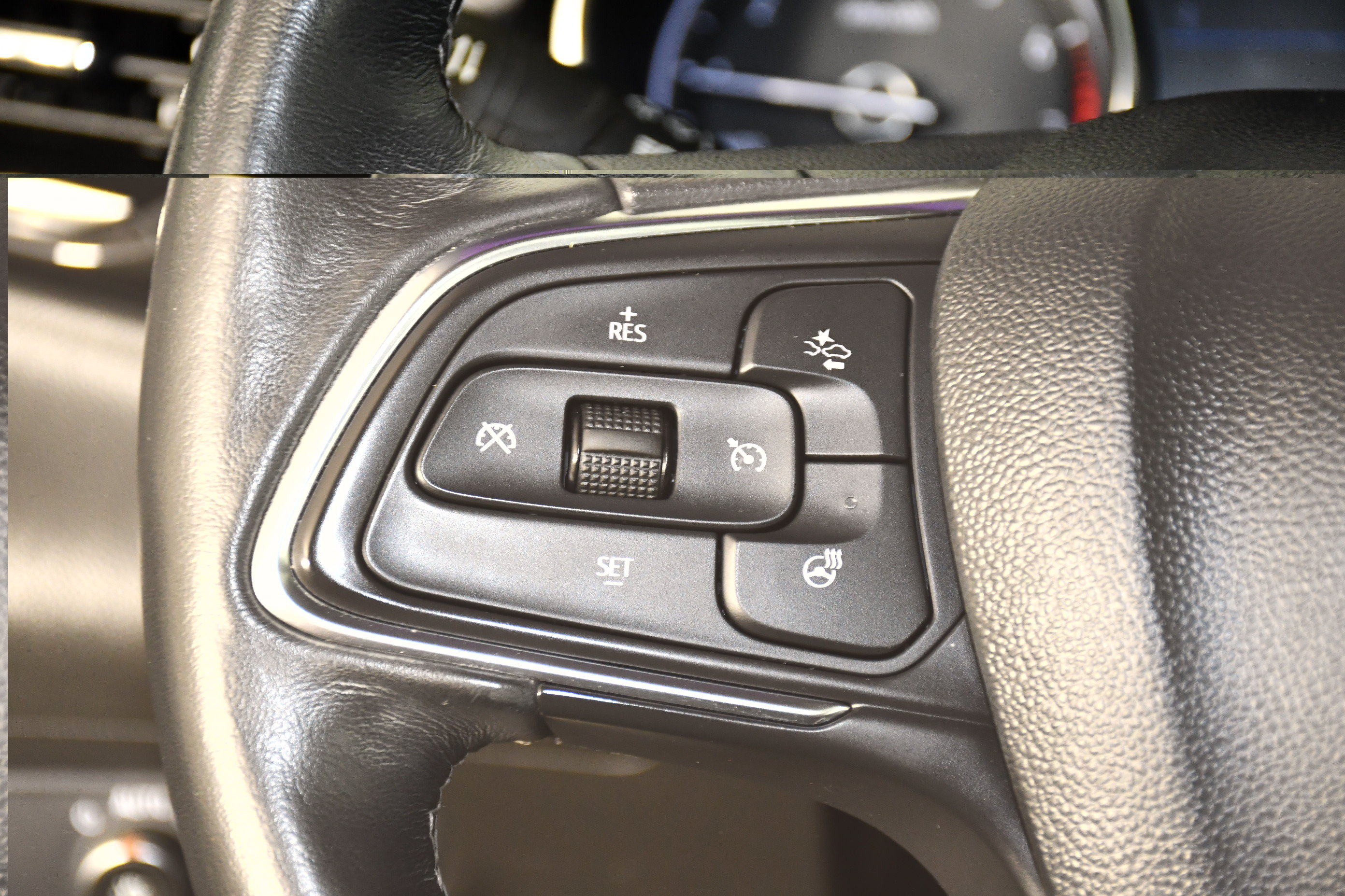 Used 2022 Buick Encore GX Essence w/ Advanced Technology Package FWD image 19