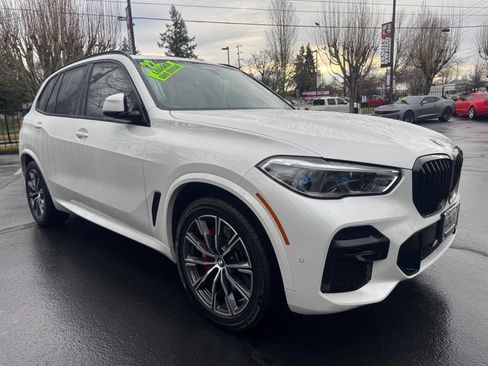 Used 2022 BMW X5 xDrive40i w/ M Sport Package image 6