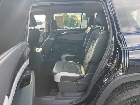 Certified 2026 Volkswagen Atlas Peak Edition AWD/4WD image 23