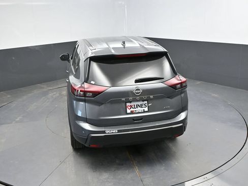 Used 2025 Nissan Rogue SV AWD/4WD image 30
