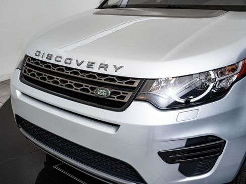 Used 2018 Land Rover Discovery Sport SE AWD/4WD image 15