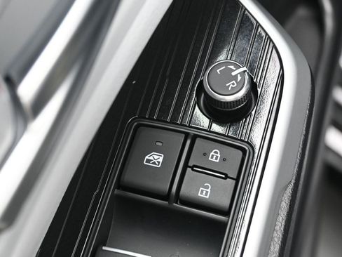 Certified 2026 Toyota Sienna XSE image 12