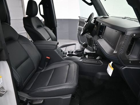 New 2026 Ford Bronco Big Bend image 2