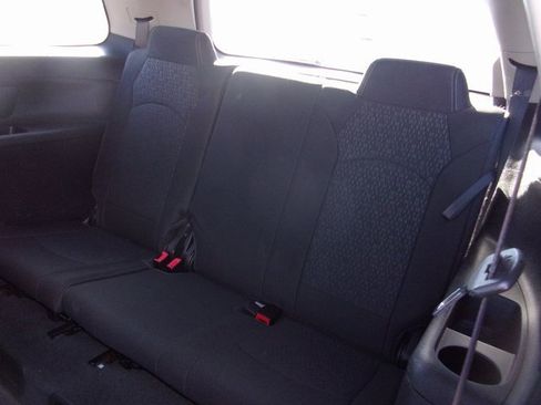 Used 2016 GMC Acadia SLE image 13