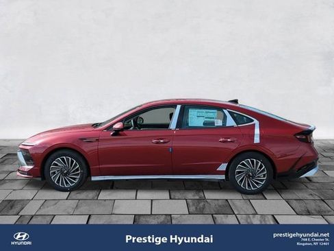New 2025 Hyundai Sonata SEL image 1