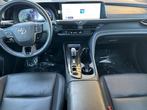 Certified 2024 Toyota Crown Limited image 17