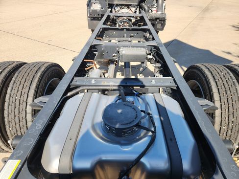 New 2025 Chevrolet Low Cab Forward 5500XG image 31