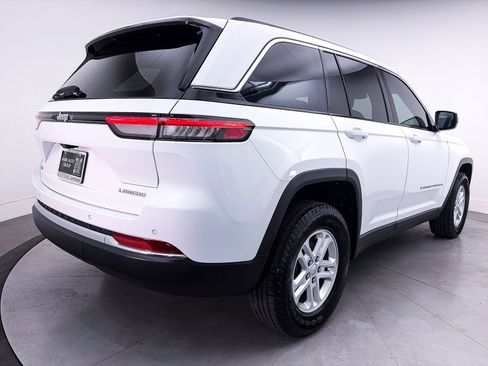 Used 2023 Jeep Grand Cherokee Laredo w/ Trailer Tow Prep Group (B) AWD/4WD image 14