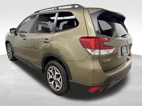 Used 2023 Subaru Forester Premium AWD/4WD image 7