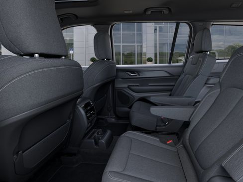 New 2025 Jeep Grand Cherokee L Laredo image 23