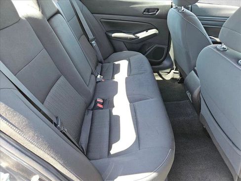Used 2024 Nissan Altima 2.5 SV FWD image 14
