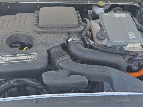 Used 2019 Ford Fusion SE FWD image 16