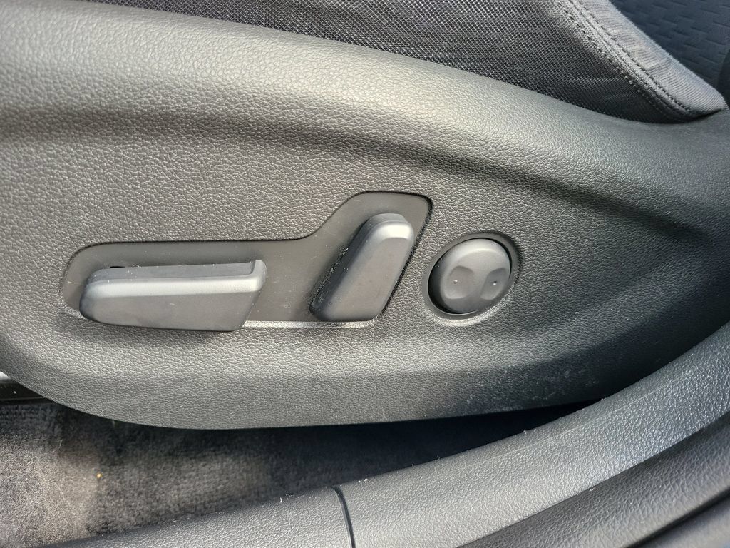 Used 2021 Hyundai Tucson Sport FWD image 16