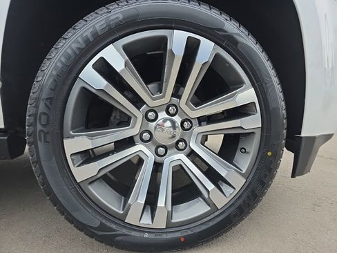 Used 2020 GMC Yukon Denali image 9