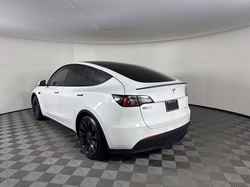 Used 2022 Tesla Model Y Performance image 3