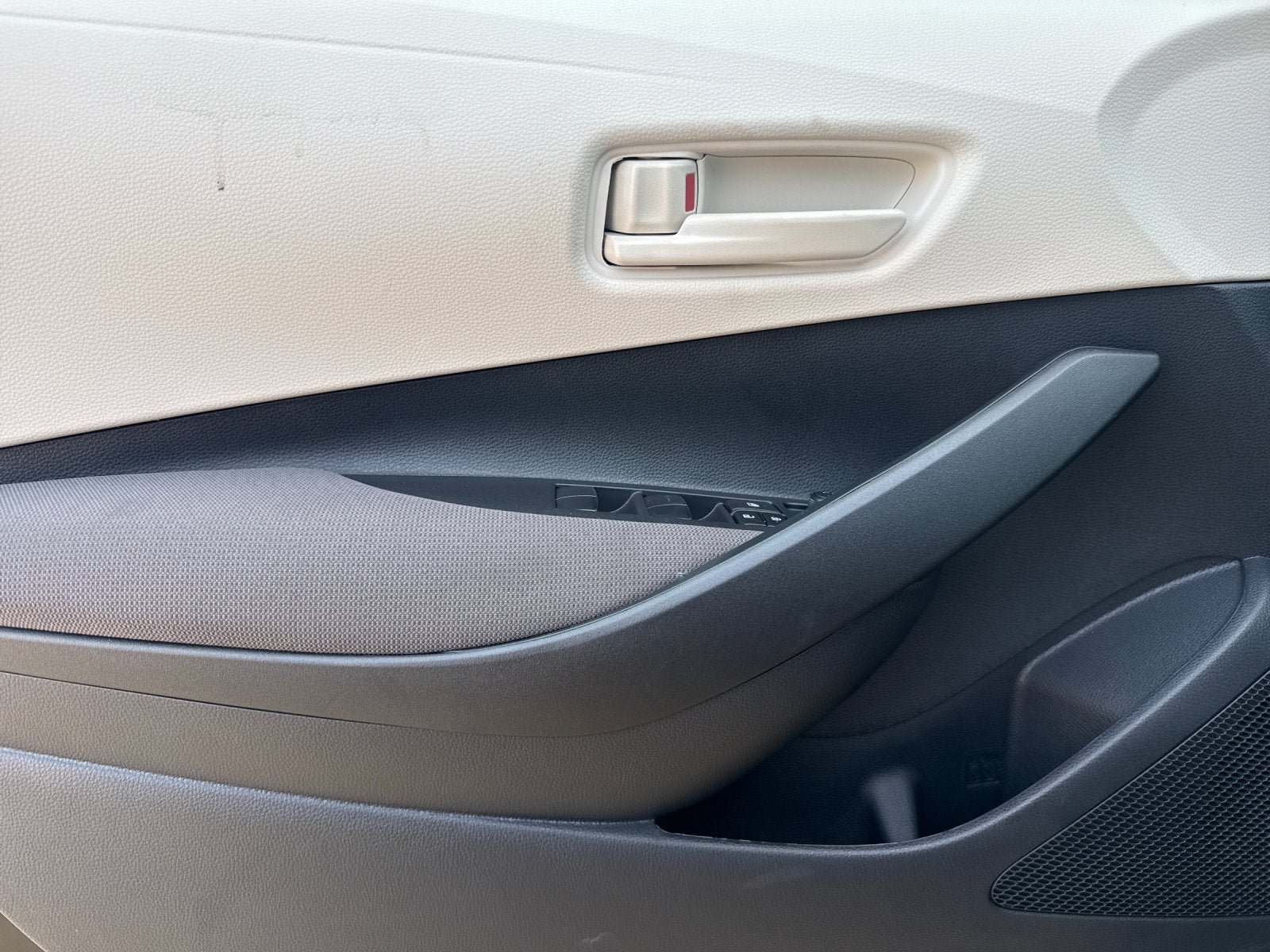 New 2027 Toyota Corolla LE FWD image 12