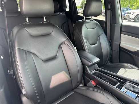 Used 2025 Jeep Compass Limited AWD/4WD image 32