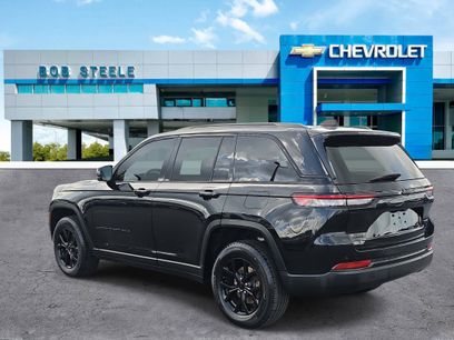 Used 2024 Jeep Grand Cherokee Altitude