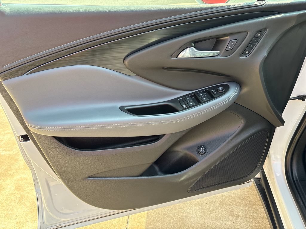 Used 2019 Buick Envision Essence w/ LPO, Interior Luxury Package FWD image 10