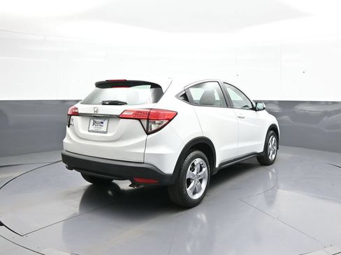 Certified 2022 Honda HR-V LX image 6