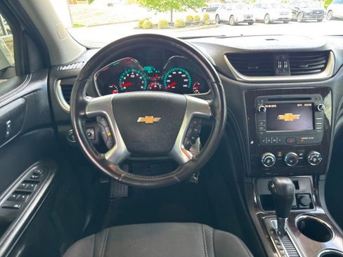 Used 2017 Chevrolet Traverse LT AWD/4WD image 9
