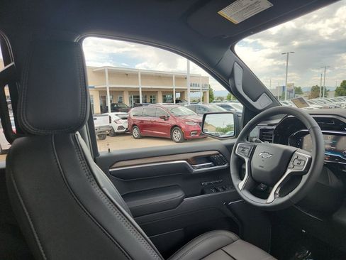 Certified 2025 Chevrolet Silverado 1500 High Country w/ Midnight Edition image 15